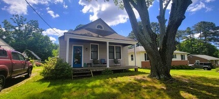 Building Photo - Charming 2 bedroom bungalow in Lakeside/Staples Mill area.
