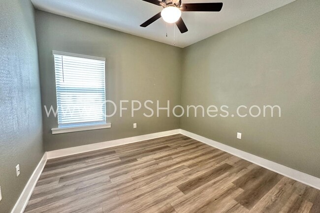 Building Photo - 7422 Stagecoach Rd