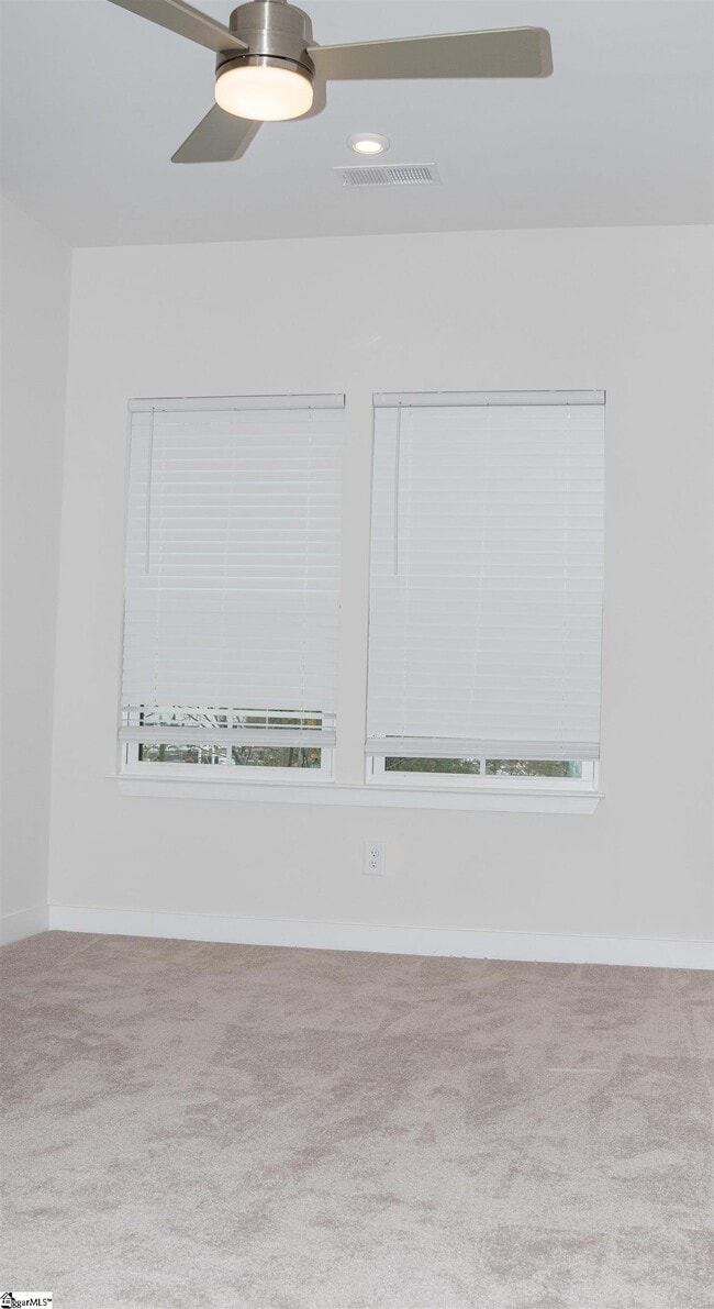 Building Photo - 17 Rollins Ave