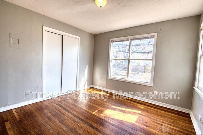 Building Photo - 4600 N Hamilton Dr