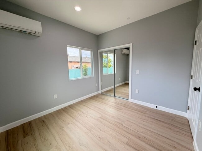 Building Photo - 5256-5260 Groveland Drive