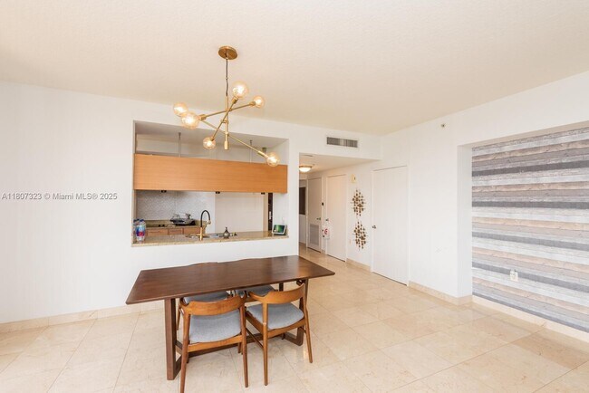 Building Photo - 16275 Collins Ave