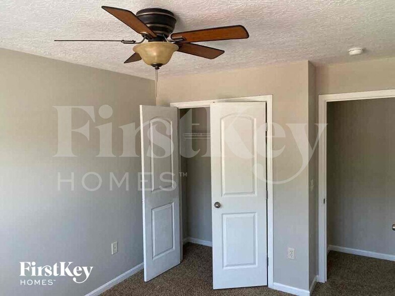 Building Photo - 2572 Ivan Ct