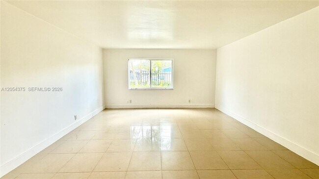 Building Photo - 1548 SW 5th Pl