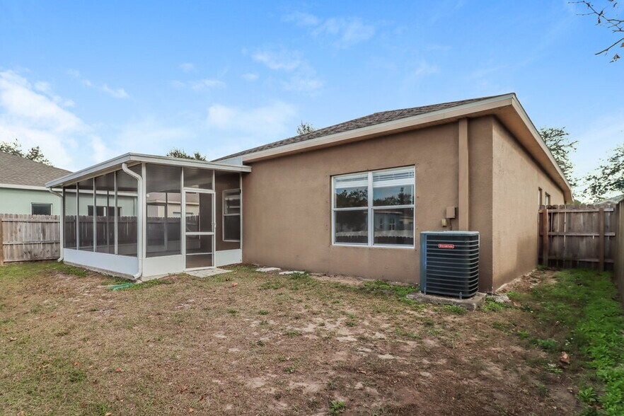 Building Photo - 752 Star Pointe Dr