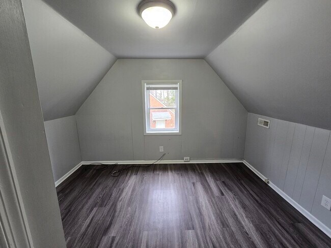 Building Photo - 3400 Keighly Rd