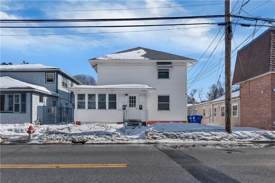 Building Photo - 1070 Main St