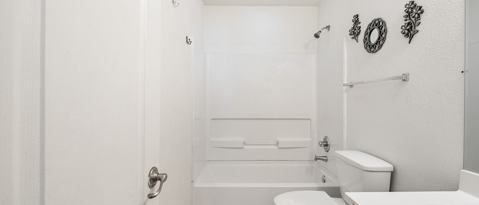 Building Photo - 8109 Verbank Villa