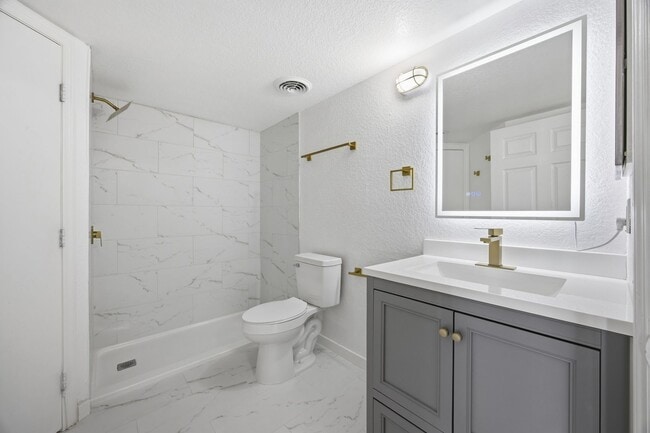 Building Photo - 2207 Antigua Pl