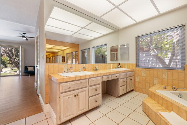 Building Photo - 72056 Palm Haven Dr