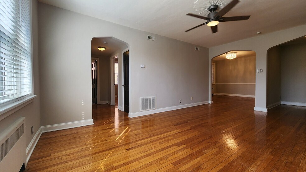 Building Photo - 7512 Cromwell Dr