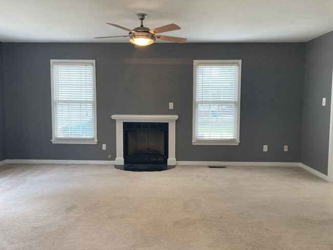 Building Photo - 5901 Tuskwillow Dr