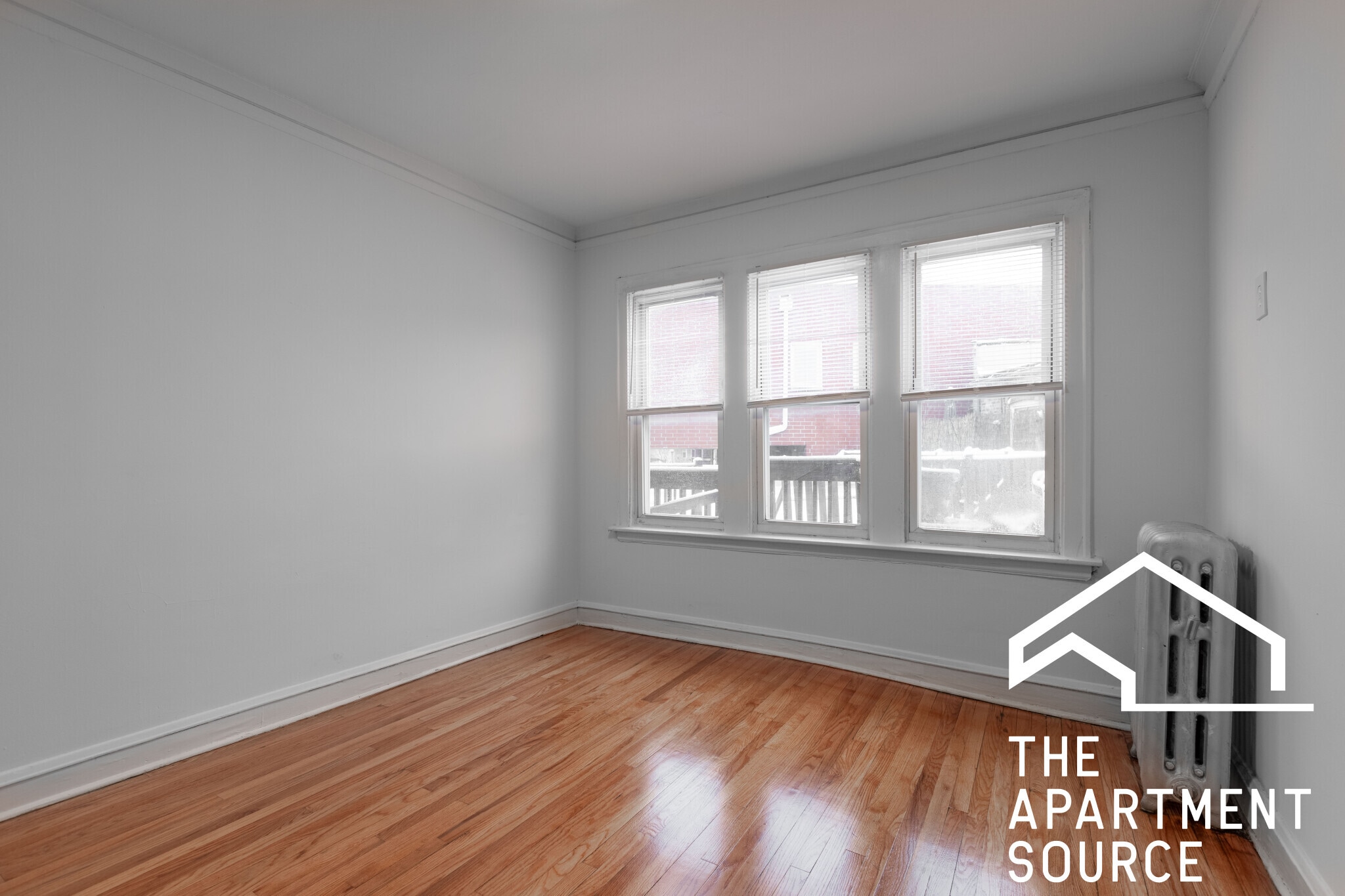 Building Photo - 4921 W Berteau Ave