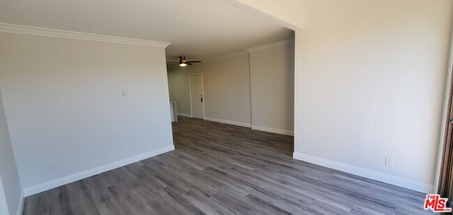 Building Photo - 827 2nd St