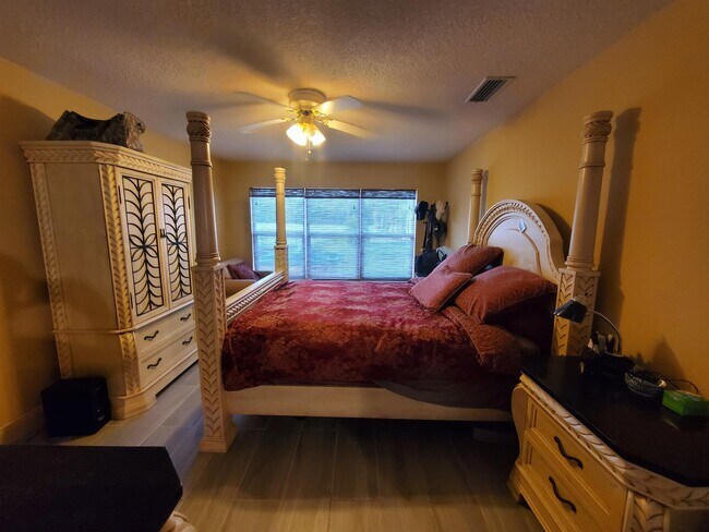 Building Photo - 1104 Plover Pl