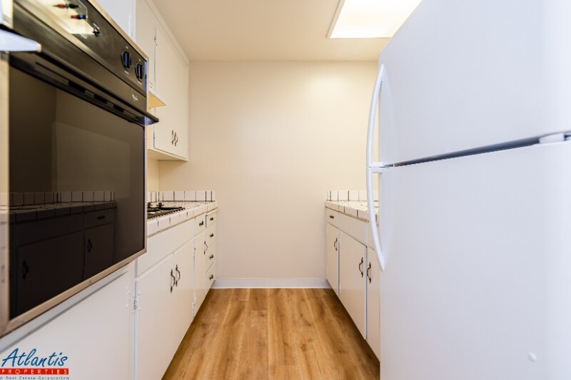 Building Photo - 642 Blythe Ct