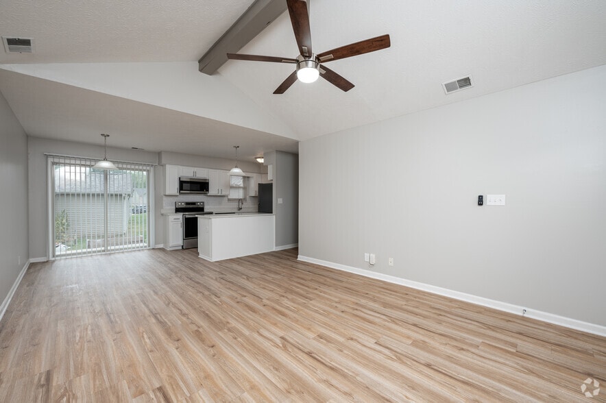 2BR, 1BA - 998SF - Living Room - Cheswick Village