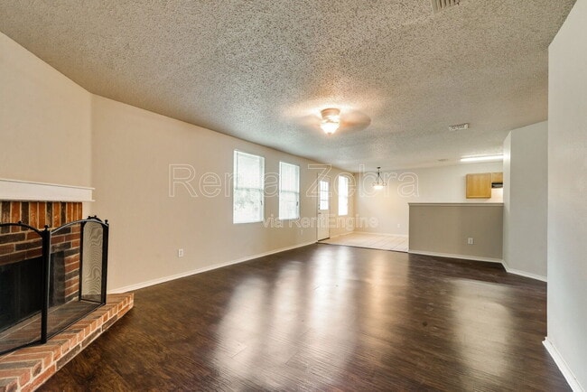 Building Photo - 1117 Scarlet Sage Pkwy