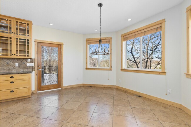 Building Photo - 348 Meadow View Pky