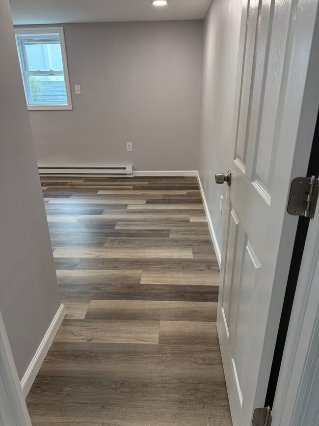 Building Photo - 26 2nd St