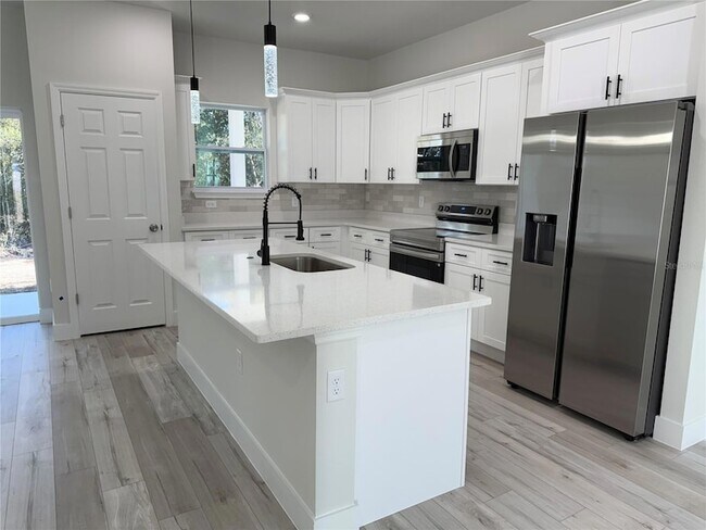 Building Photo - 7897 N Fieldstone Point