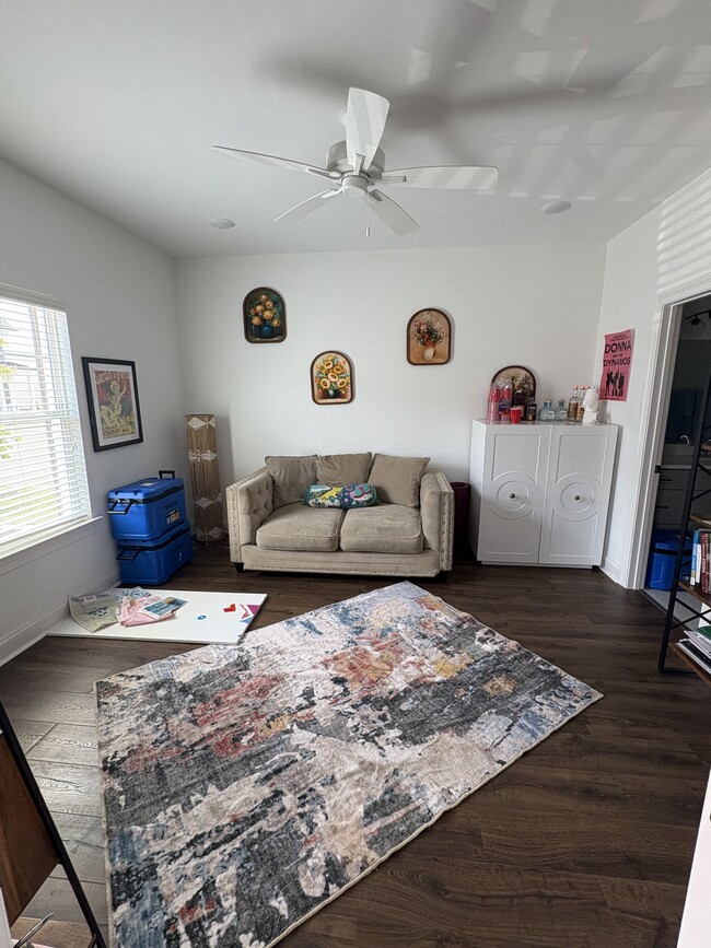 Building Photo - 586 Meadow Crest Cir
