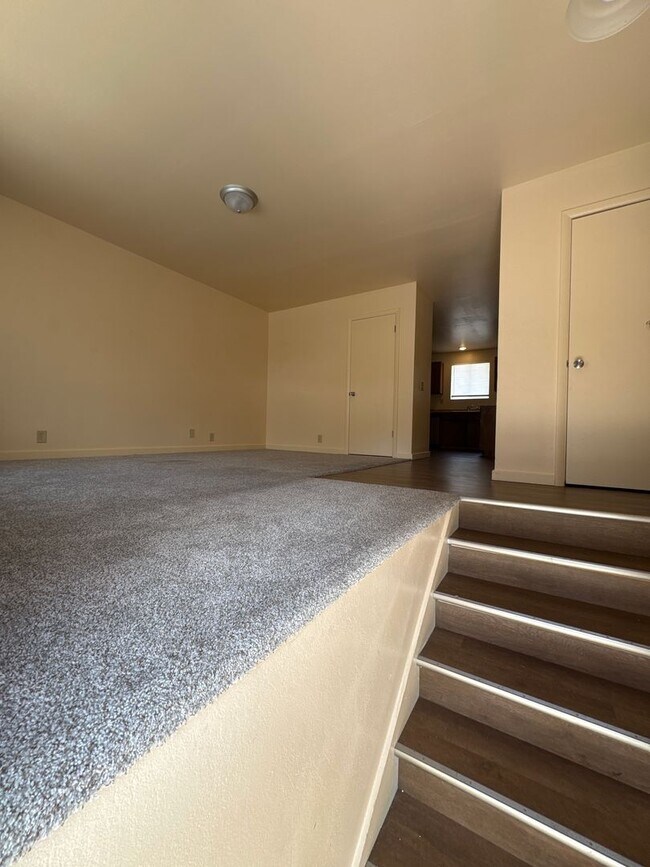 Building Photo - 256 S 1500 W