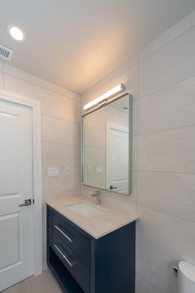 Building Photo - 9 Odell Pl