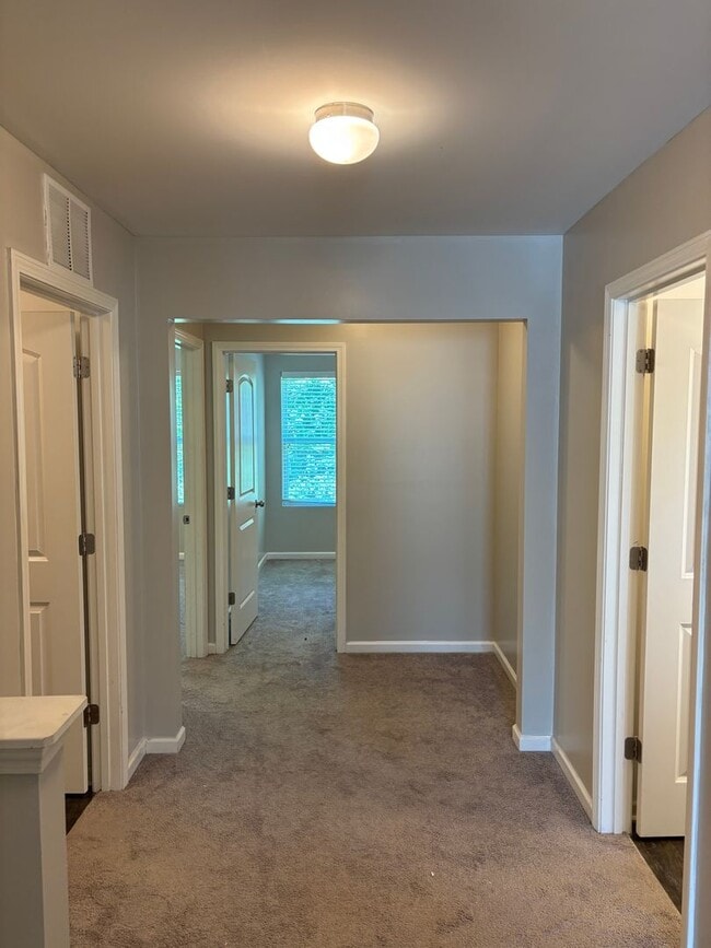Building Photo - August Rent Free - Elegant, Modern Home in...