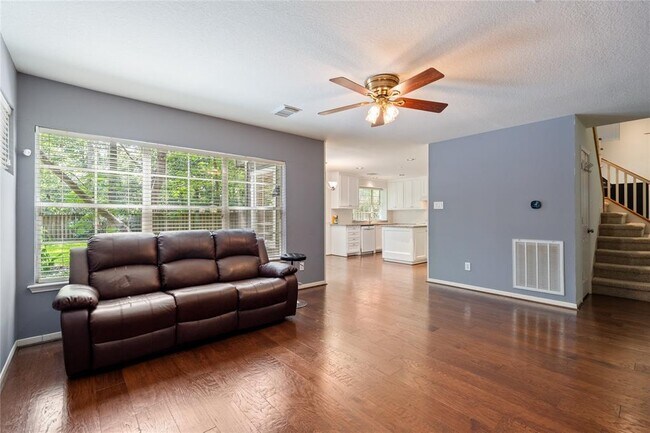 Building Photo - 98 E Greywing Ct