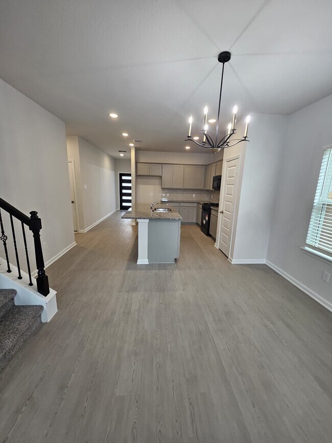 Building Photo - 2727 Crest Creek Ln