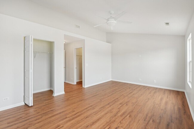 Building Photo - 2333 Summerlin Dr