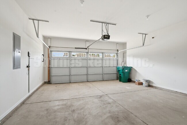 Building Photo - Community Pool - Trolley Run