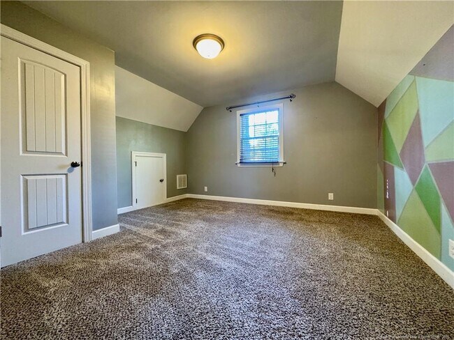 Building Photo - 506 S 14th St