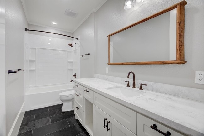 Building Photo - 2206 The Strand