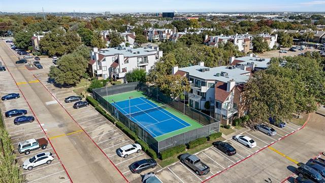 Building Photo - 2301 Balsam Dr