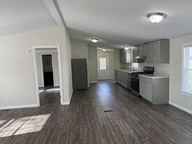 Building Photo - 140 Princess Ct