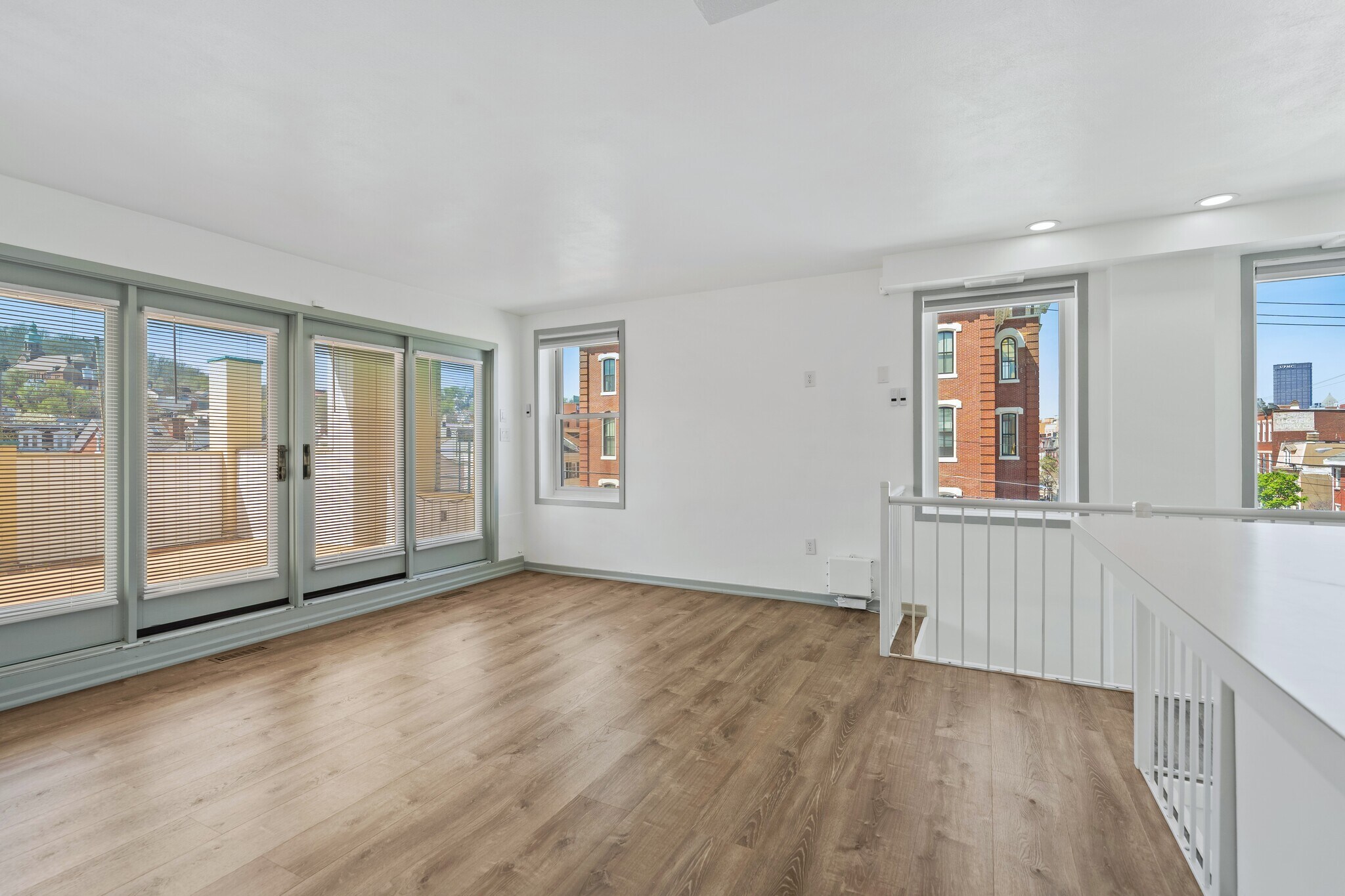 Living room - 2500 Sarah St