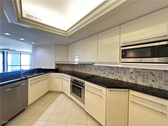 Building Photo - 4751 Gulf Shore Blvd N