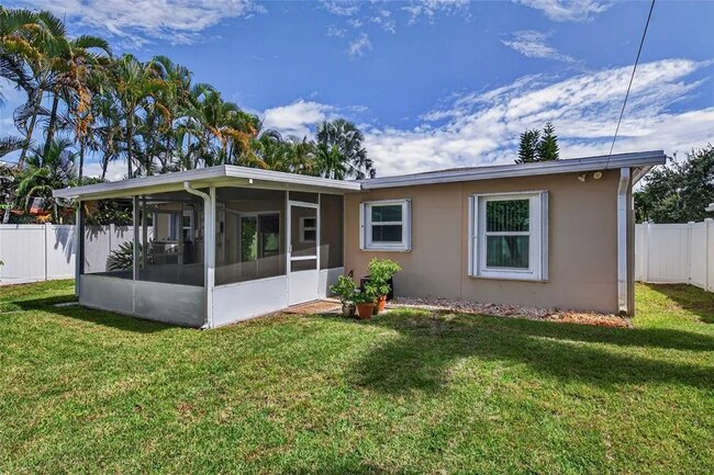 Building Photo - 1415 NE 17th Terrace