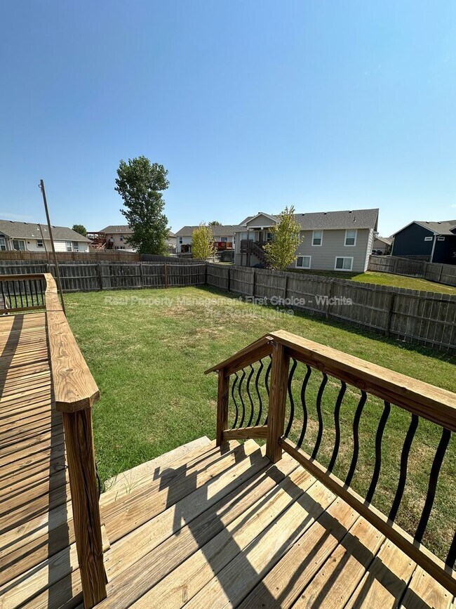 Building Photo - 748 Reflection Lake