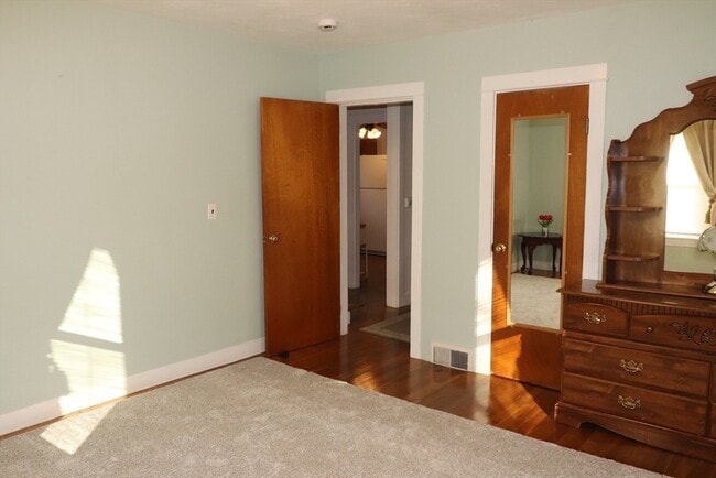 Building Photo - 11 Fitchburg Rd