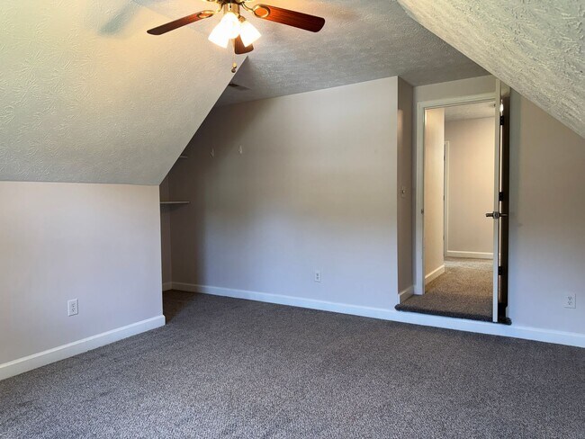 Building Photo - 116 Realini Dr