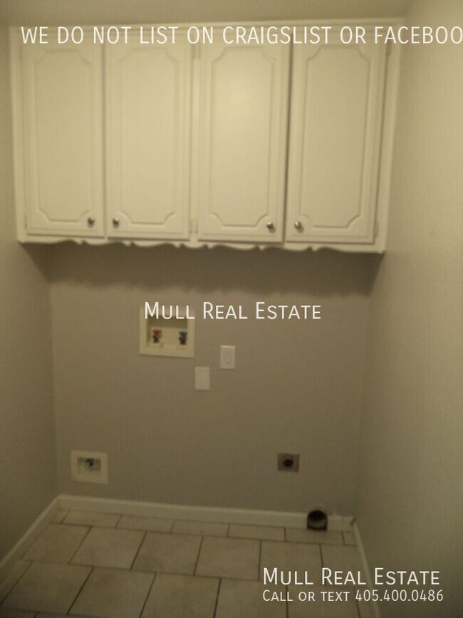 Building Photo - 7828 S Youngs Blvd