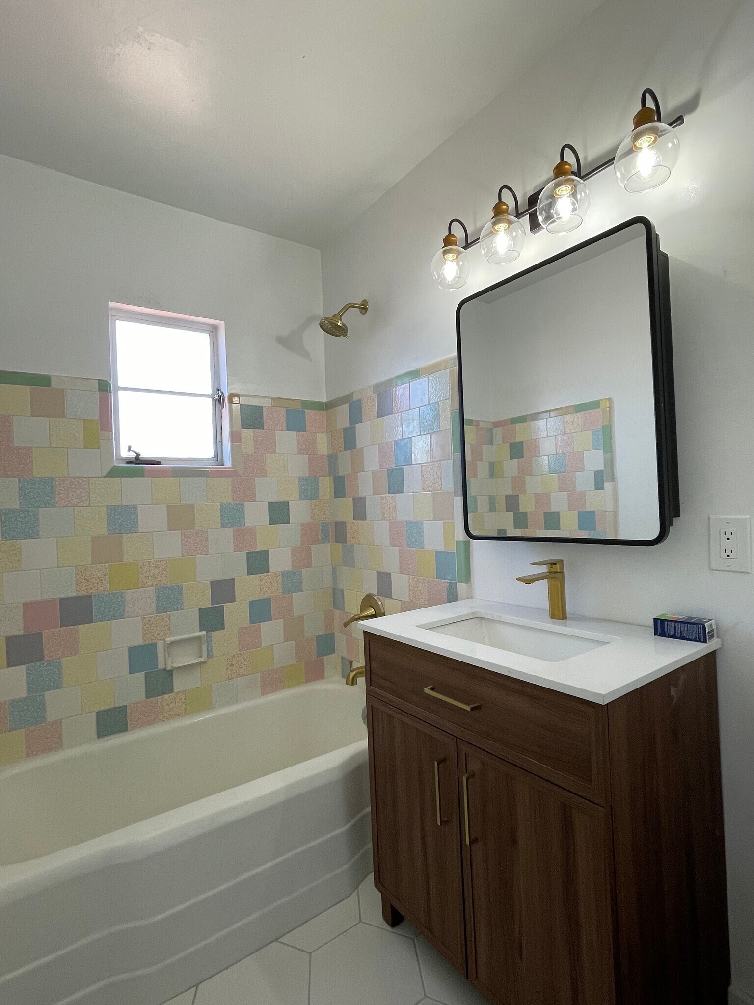 Building Photo - 1857 E Earll Dr