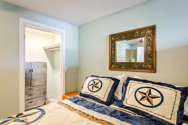 Building Photo - 619 E Nevada Ave