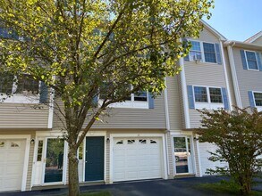 Building Photo - Beautiful Condo in Quiet Community in Manchester!