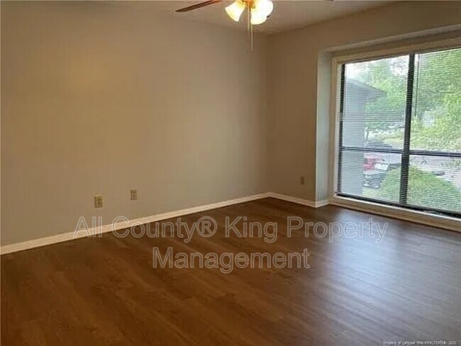 Building Photo - 1866 Tryon Dr