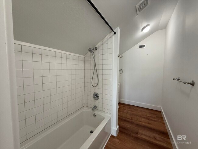 Building Photo - 10391 Emmanuel St