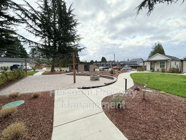 Building Photo - 7919 NE 32nd St